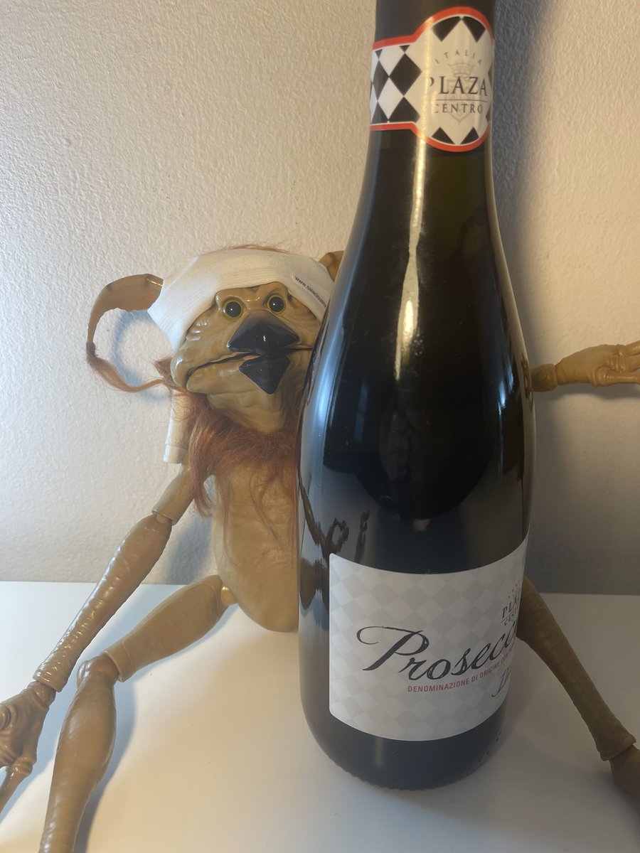 SalaciousRum's tweet image. Happy New Year from @SalaciousRum &amp;amp; da MoNkeY-LiZaRD aRMY. It’s been a horrific year 4 everyone, but this community has helped bring smiles &amp;amp; fun. Thank u 4 supporting Little Salacious &amp;amp; his silly channel which has just hit 900 subs, great timing! U r all awesome! Thank u! SR xxx