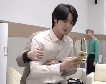 When Jungkook clinged to Seokjin when he was taking his selfie :(