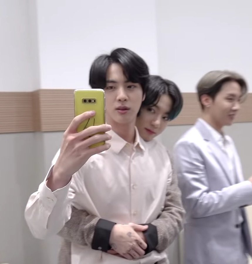 When Jungkook clinged to Seokjin when he was taking his selfie :(