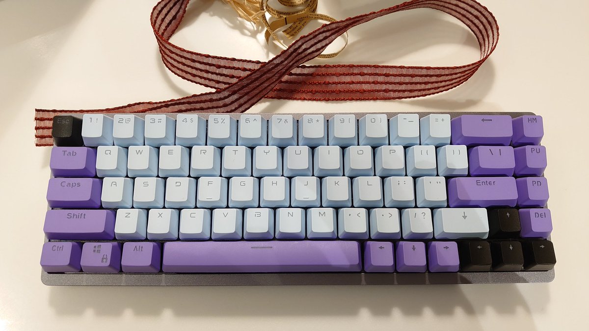 tiltachu's tweet image. Happy 2021!
Pictured: new custom keyboard gifted to me from my younger brother TJ. Wishing everyone a good year ahead.
☺️😋
#NewYear2021 #mechanicalkeyboard #customkeyboard