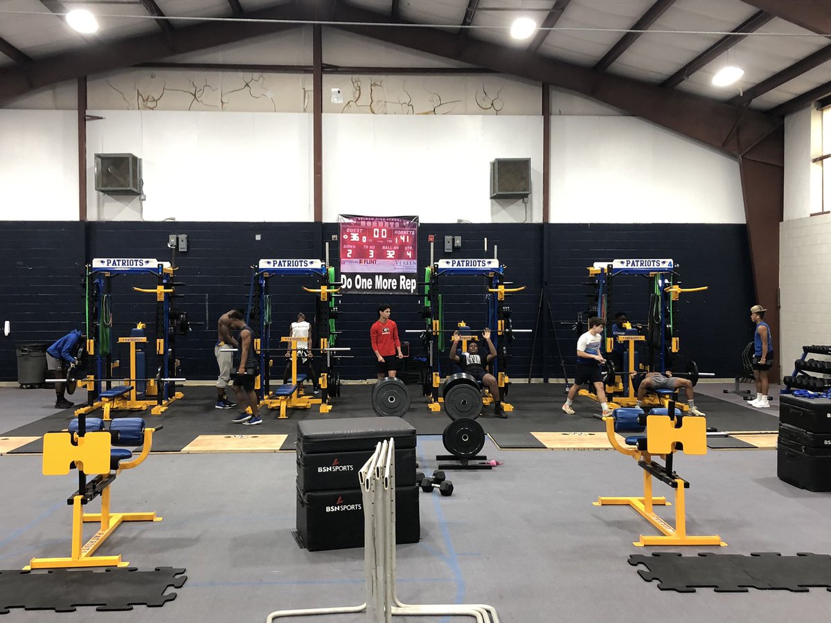 “Off Day” 3 this week at Wilcox. <a href="/CoachCMorgan1/">Cam Morgan</a> <a href="/AbeStowe1/">Abe stowe</a> <a href="/DeansKassidy/">kassidy deans5️⃣</a> @ChrisaviannM <a href="/devonng_13/">Devonn Grace</a> <a href="/TrevorCollier8/">Trevor Collier</a> <a href="/TannerCollier/">Tanner Collier</a> <a href="/JashunColey/">Jashun Coley</a> @Trey51461181 <a href="/dayshawnlawson1/">dayshawnlawson</a> <a href="/KeyshawnHoward/">Elijah “EJ” Howard</a> <a href="/dwight_amir/">Amir Dwight💥</a> #trehoskins 
#IGTJ21