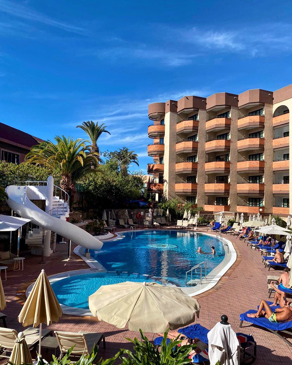murhoteles's tweet photo. 31 de diciembre a las 11:20am y con 23°. Así decimos adiós a este 2020 tan especial 👋🏻
¡Nos vemos en el 2021! Último día del código descuento MURXMAS en https://t.co/OIJYHuKAwj 
#GRACIAS a la fidelidad de todos nuestros clientes, somos una gran familia https://t.co/PKm98BLZgR