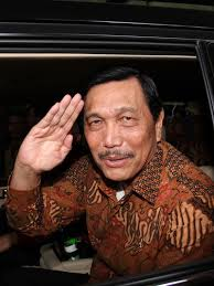 Melalui Luhut, Menkopolhukam saat itu, Presiden banyak melakukan diskusi serius dan kepadanya pula investasi tercepat dapat harus didapat, telah ditugaskan...Tahun 2015, banyak diantara kita tak mengerti betapa intens Luhut mencari partner siapa paling cepat