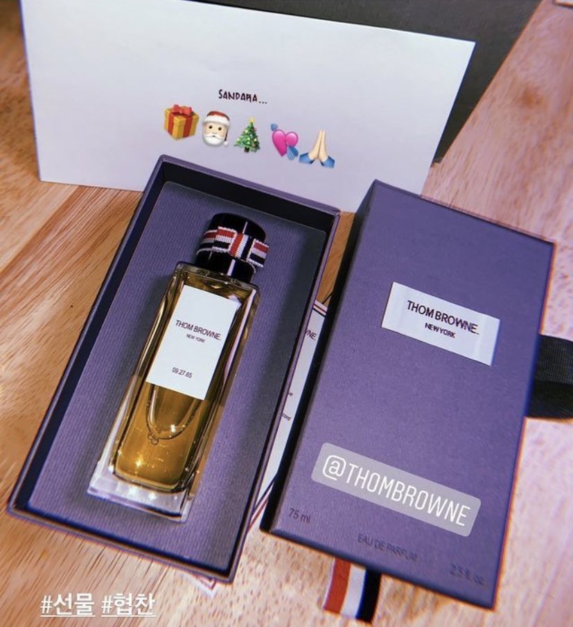 The gift from thom browne?
#Moonbyul @ThomBrowneNY