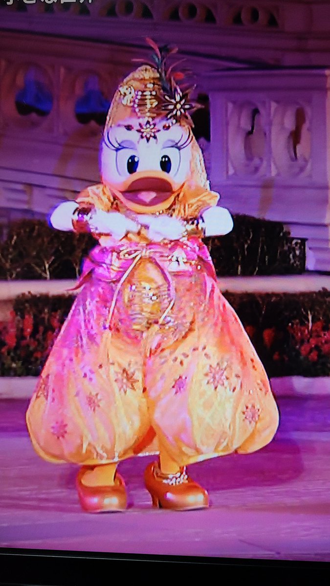 えいだん ʚ ɞ 9海12陸21陸26陸 紅白ディズニーメドレーの衣装 ミキミニは水玉とタキシード テーブルデイジーは意外すぎて 変な声出たよね W ﾃﾚﾃﾚ 紅白歌合戦 ディズニー