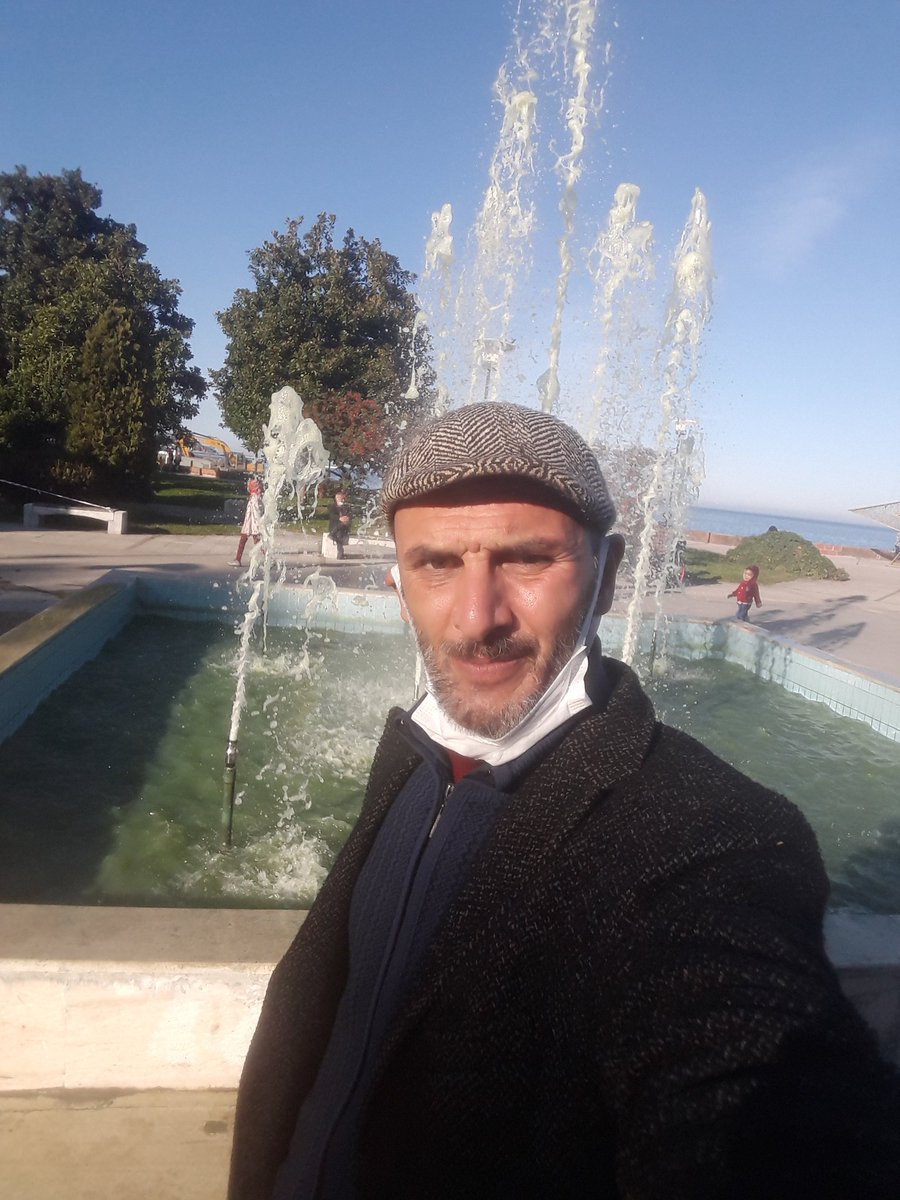 Tüm sevenlerimin yeni yılını kutlar hayırlara vesile olmasını temenni ederim