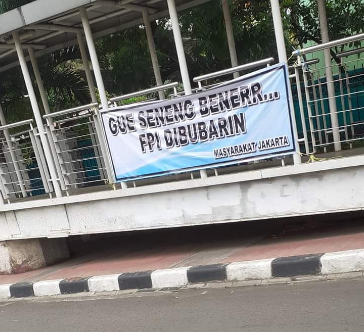 Yang seneng FPI dibubarin, retweet &amp; komen yg lucu2 aja. Ada rizeki buat dibagi menjelang tahun baru 2021.

Nanti malam saya undi Jam 00:00. ☕️