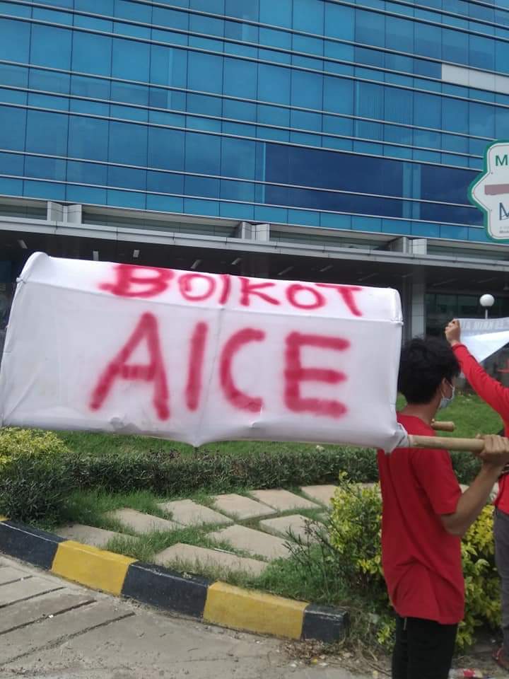 misbakhulkhulum's tweet photo. Usir investor asing tidak patuh hukum Indonesia!

#AicePHKsepihakBuruhHamil
#KeadilanUntukBuruhAice
#StopMakanEskrimAice

https://t.co/y2qhx7qjzS https://t.co/Xz8aPfDJFM