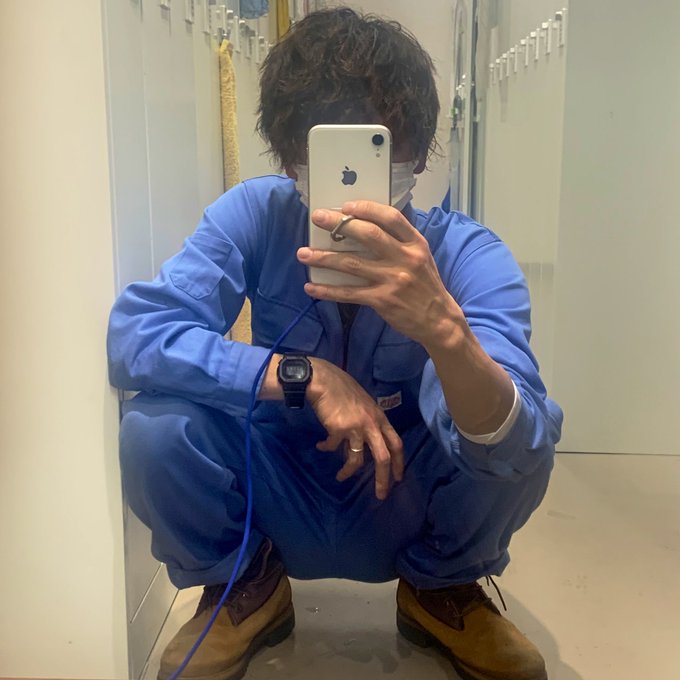 皆さん今年もツイートに色々な反応を頂きありがとうございました (Twitterやってますけどちゃんと仕事してます 本日外仕事で寒い⛄️)  色々あった1年でしたが 終わりますね 来年はそれぞれによい風が吹くようお祈り申し上げます あと