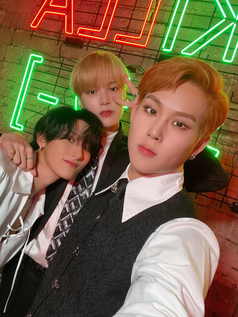 boldkyun's tweet photo. they did it for me <3 https://t.co/C3Tjn5l130