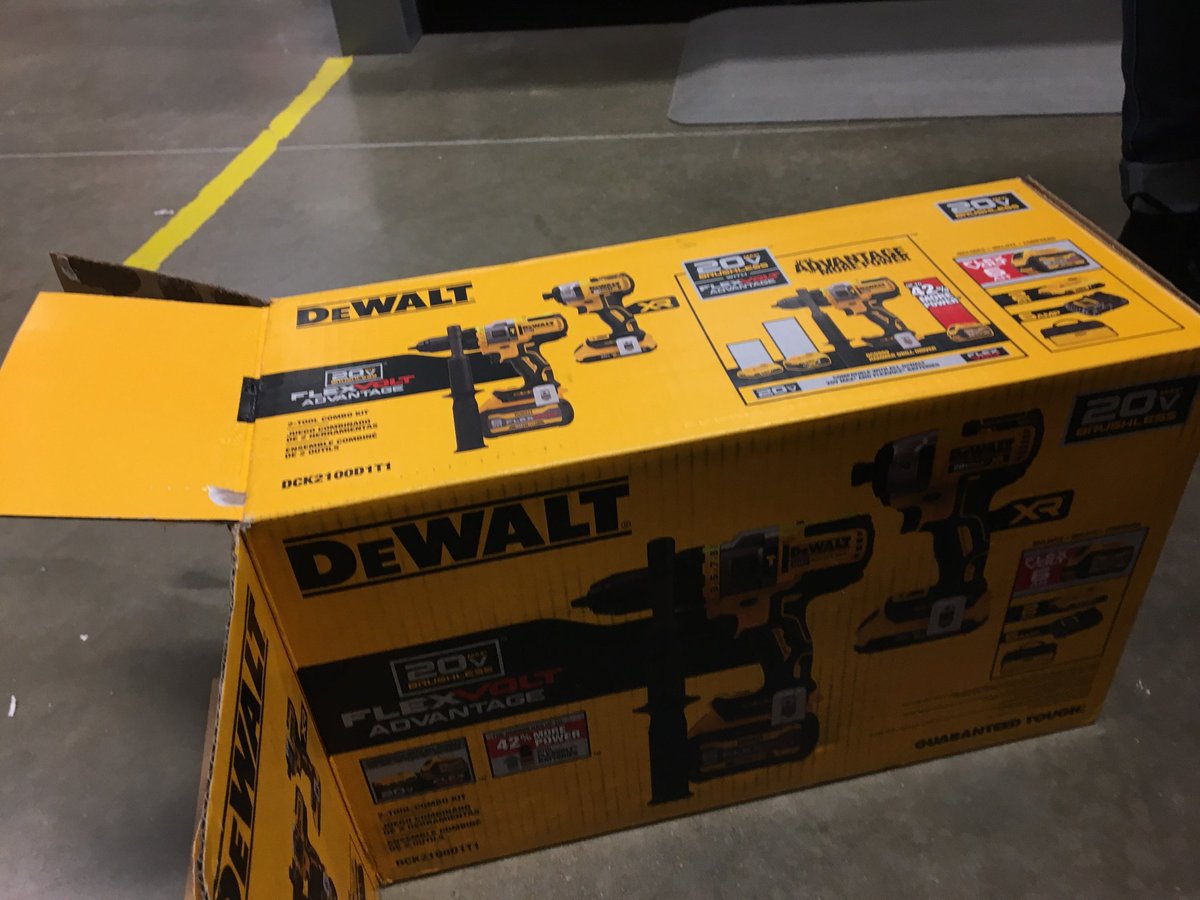 WinterM43679382's tweet photo. 300 dollar recovery that almost got us last night... Customer come in to return less than hr after purchase. Tape and all.. What made us schetchy is the wet super glue on it still.. 
#team8445 https://t.co/AO5N18Xuco