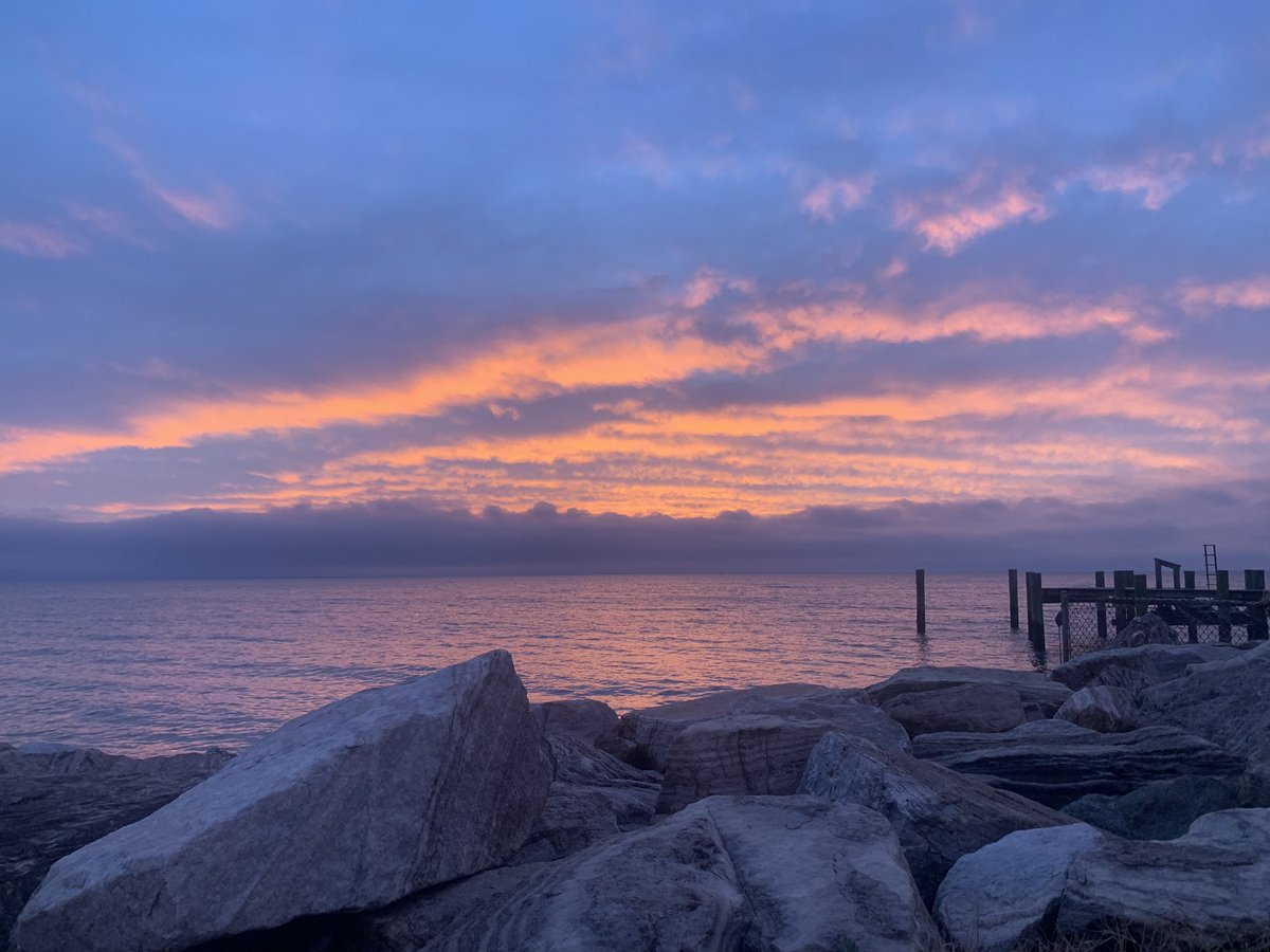 She was a tease again this mornin, but she still graced me with some beautiful colors! Every day that we are blessed to open our eyes is a good day to be better than you were yesterday, don’t wait for the new year new me bullshit. #BlessedAndGrateful