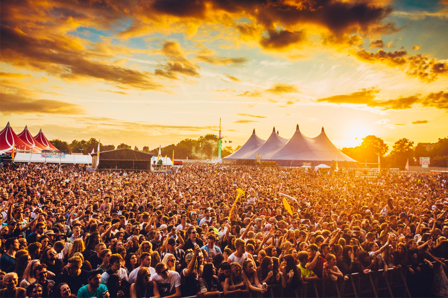 ScotlandEPIC's tweet photo. Soon, the sun will set on 2020, and a year that was devastating for the events industry, but now we have a lot more knowledge and and understanding as to what we need to do to bring events back safely and securely!
See you all in 2021!
#WeMakeEvents #eventfunding #eventprofs https://t.co/YBZkwUHiTl