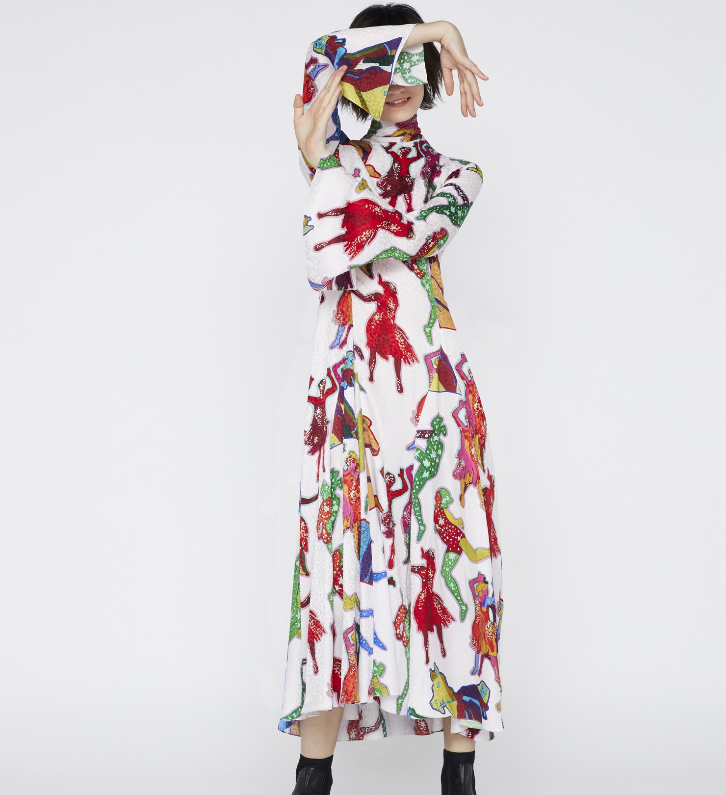 Twitter 上的 Fashion Express 二階堂ふみ さん衣装 12 31 紅白歌合戦 只今放送中 紅白歌合戦 二階堂ふみさん着用アイテム ダンスする人々や馬のカラフルな柄が 印象的なロングワンピース ブランドは Stellamccartney 詳細はこちら