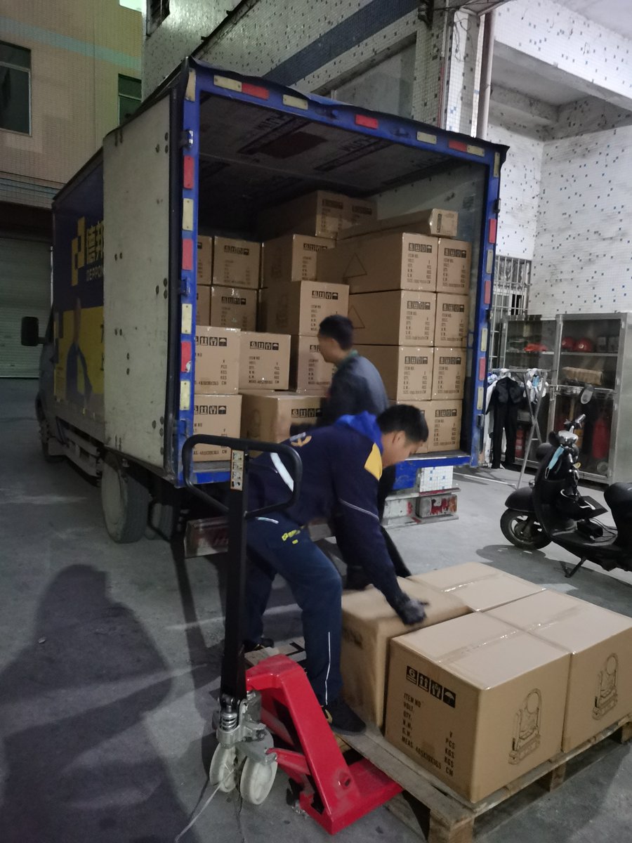 108units 150W LED SPOT + 41units 14×3W FULL COLOR LED BAR has been shipped Guangxi!
#wedding #wedding #events #event #eventos #staging #sonido #prolights #sonidos #eventequipment