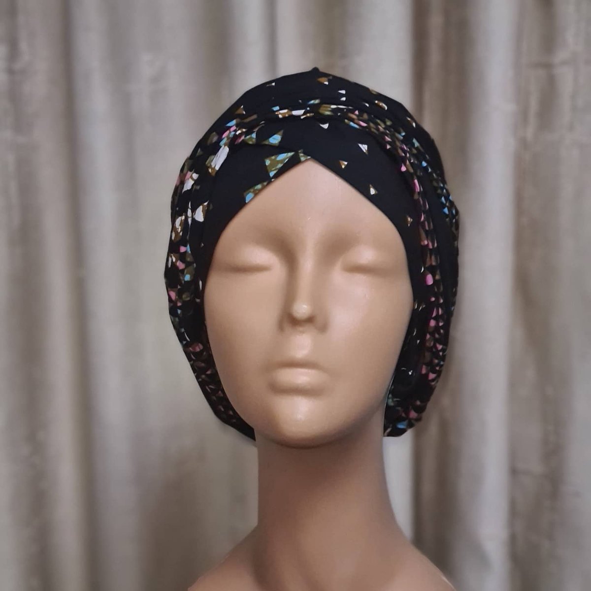 HidayaWaya's tweet photo. BESPOKE ANKARA TURBAN
#Turban #ankaraturban #turbanstyles #turbaninkano https://t.co/Pupm8bCIYu