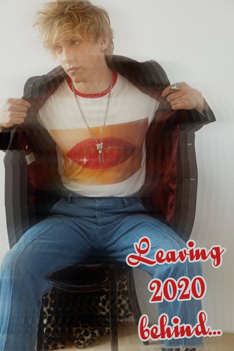 PolecFans's tweet photo. It’s New Years... no more words needed at the end of 2020...
.
.
.
#tbt #newyears #leaving2020behind #virtualhugstoall #andrewpolec @AndrewPolec https://t.co/7QsAVXMB30