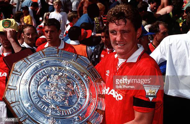  7th August 1993 Charity Shield United faced Arsenal in the 71st Charity Shield. Notably Roy Keane made his United debut. The only other notable thing was George Graham wasn’t aware the shield would be decided on pens in the event of a draw. United won on pens7/38