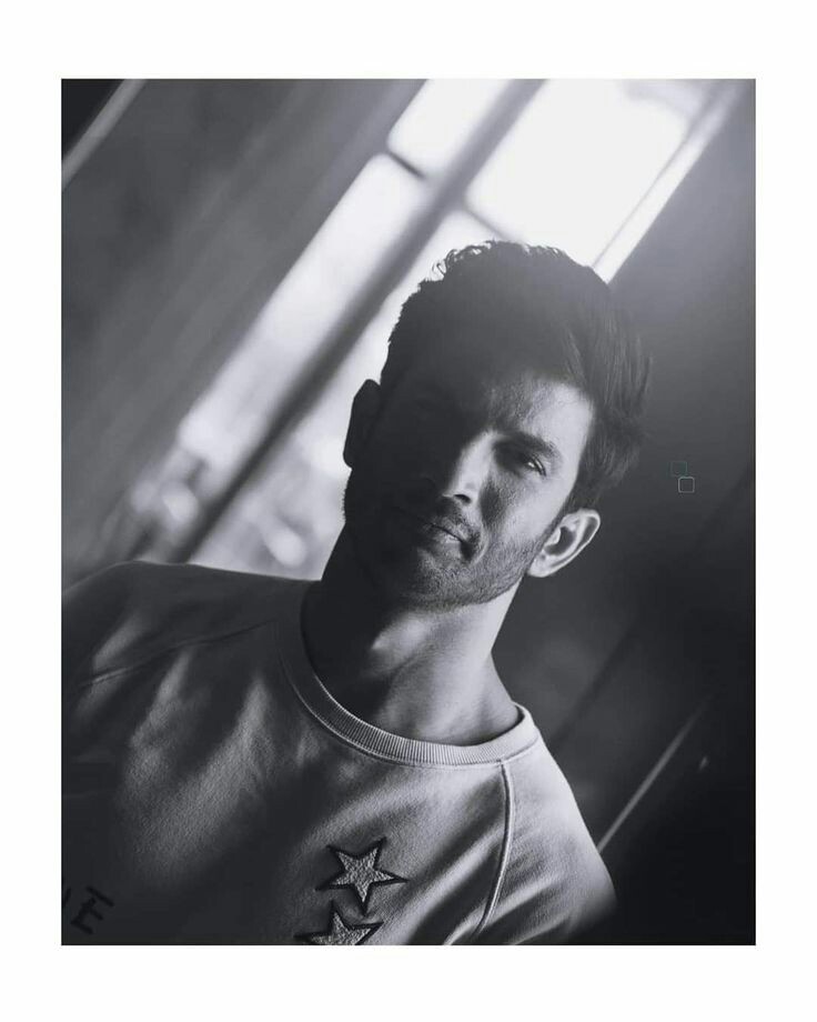 LegacyRajput's tweet photo. Happy New Year Ssrians ♥

Let's hope this new year brings us justice &amp; peace we are all waiting for.
Protest more, raise your voice &amp; start aiming for that ONE thing that you were meant to do. 

May we all learn to face ourselves with a little more honesty in the next. ♥

#SSR https://t.co/vk4esyi0al