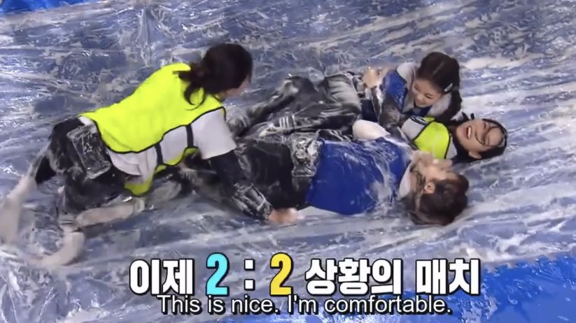 “This is nice. I’m comfortable” while rolling with Jennie during the game lmao