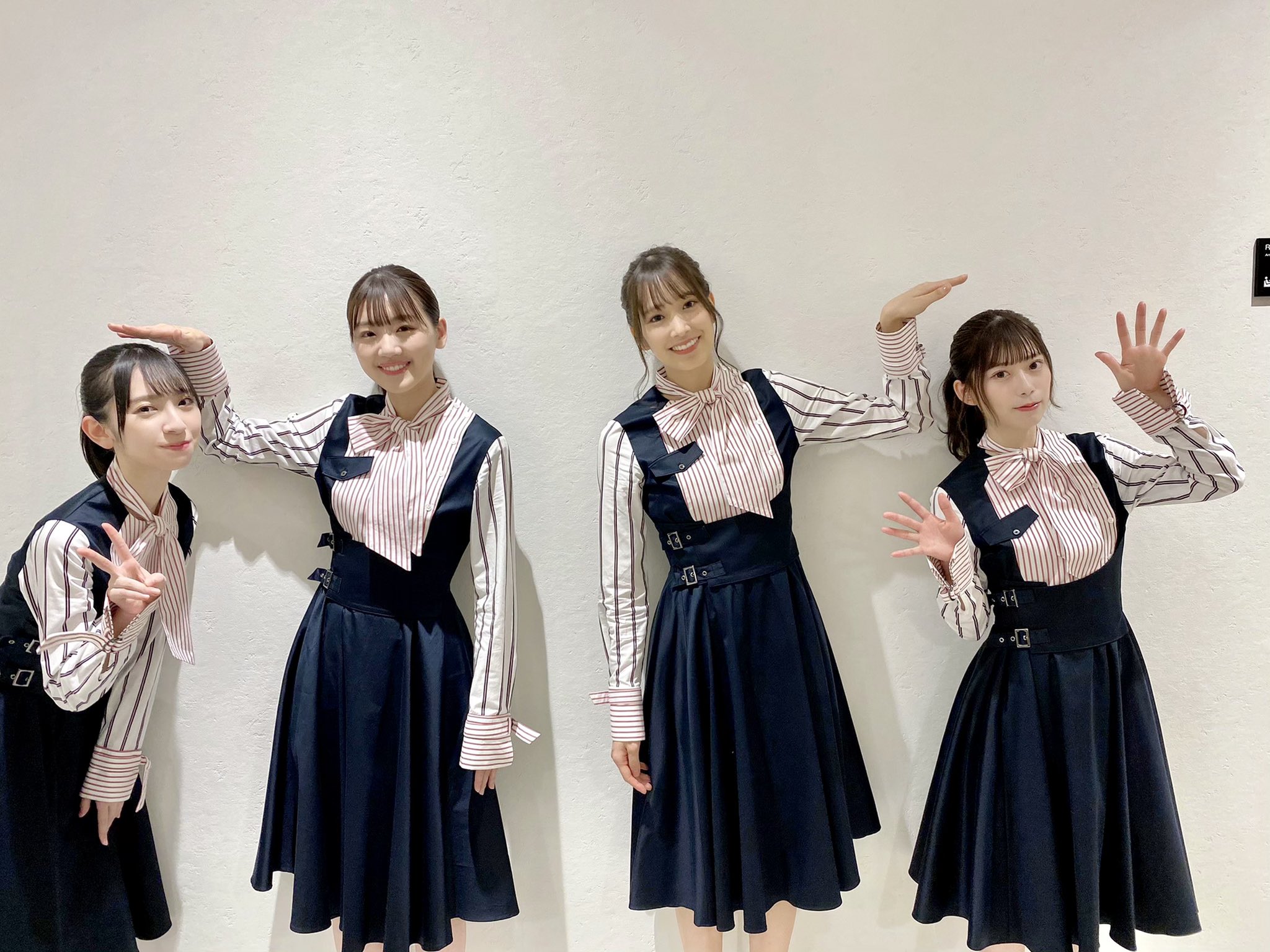 日向坂46の衣装まとめ 歴代シングル アルバム 歌番組の全衣装一覧 あの坂道を登れ