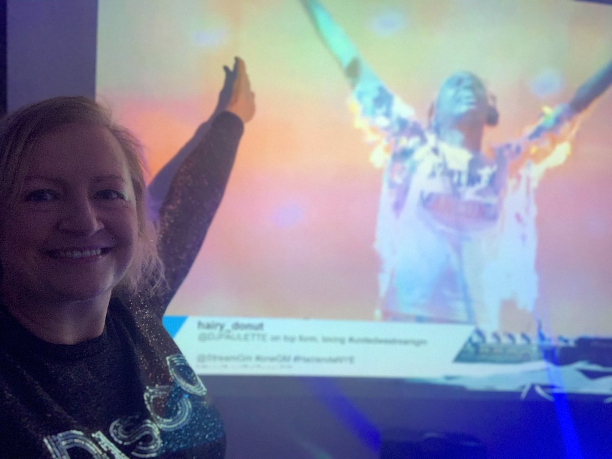 1SuzanneDonovan's tweet photo. Hands up for the queen of disco @DJPAULETTE @StreamGm #onegm #HaciendaNYE from my #beatcave in #manchester https://t.co/qS1zAcmFQu