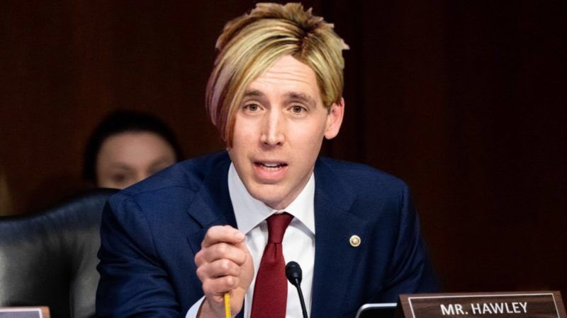 earlcrittenden's tweet image. Senator Karen @HawleyMO ... Calling for the manager is not gonna help you here, hon. @ProjectLincoln