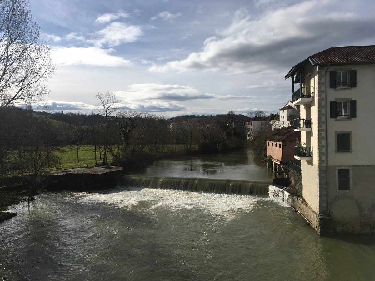 Que l’eau coule sous le pont ... #SaintPalais #PaysBasque