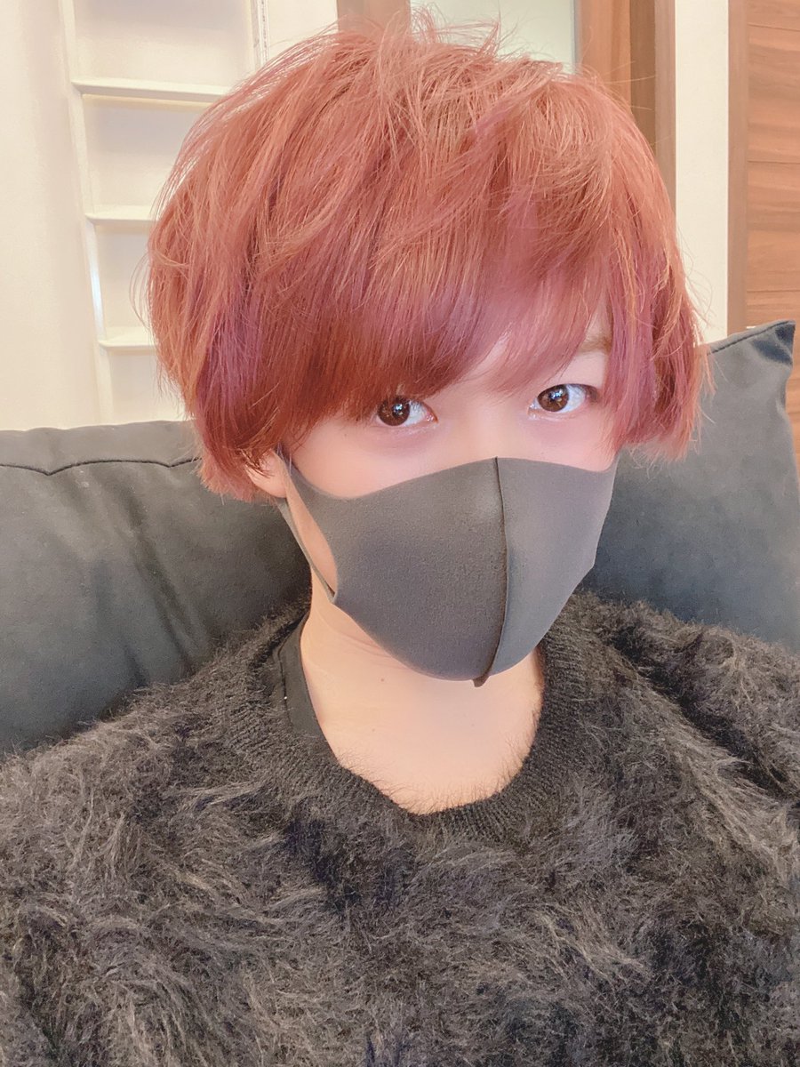 となりの坂田 の素顔が知りたい 前職は看護師 母親はいない Youtuber Room