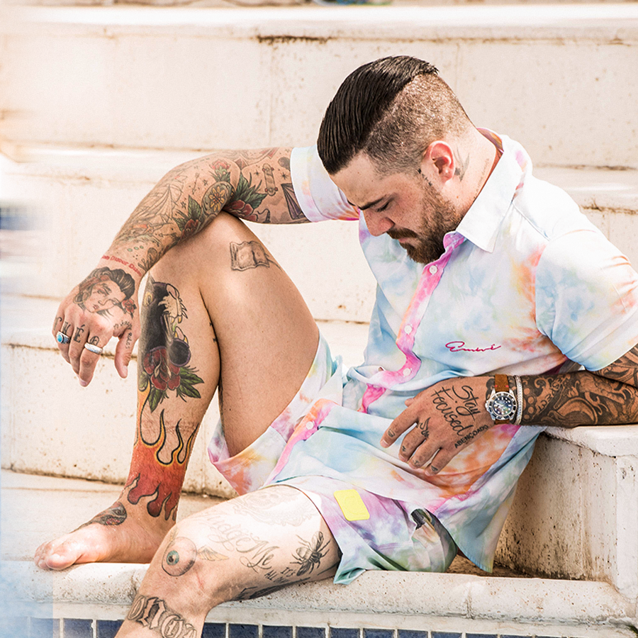 Emiveoficial's tweet photo. 2021 esta batendo na porta, comece ele com o melhor kit do verão 🔥 "TYE DYE EMIVE"

Já disponivel em nosso site, link na BIO. https://t.co/cCofpxpKXz