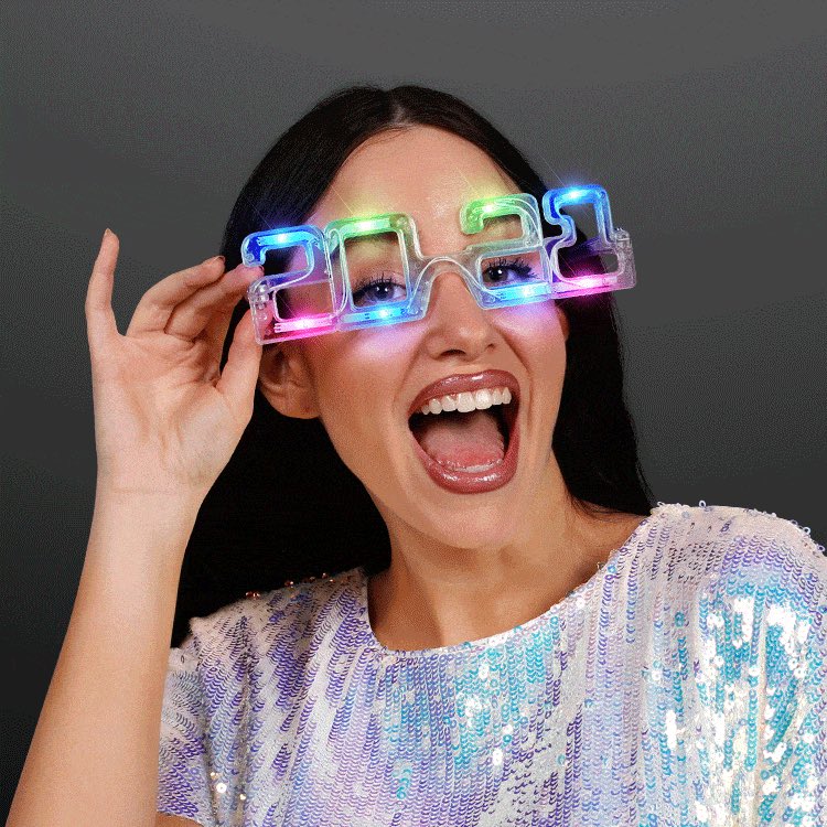 Nothing says “We haven’t learned a thing in 2020” like the same stupid New Year’s glasses designs.A thread… again. 
