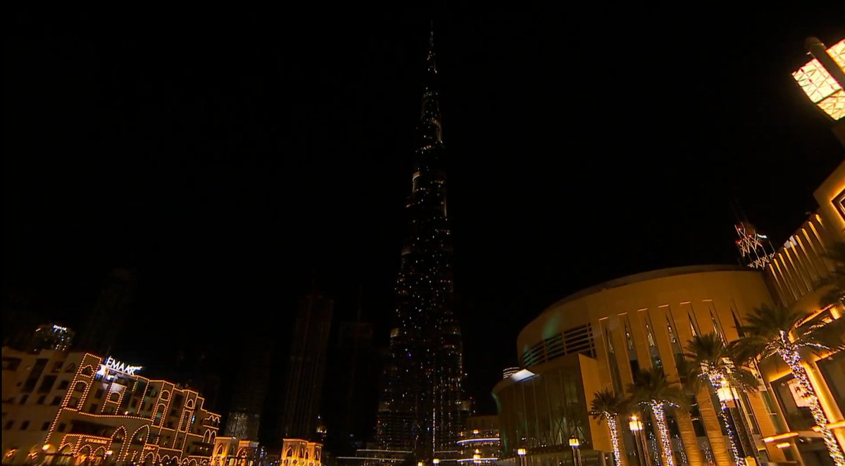 BNONews's tweet photo. Just 5 more minutes! WATCH LIVE as Dubai rings in the new year with a fireworks show at the world's tallest building https://t.co/xAEL86RA9S https://t.co/0Q9HkOoUEb