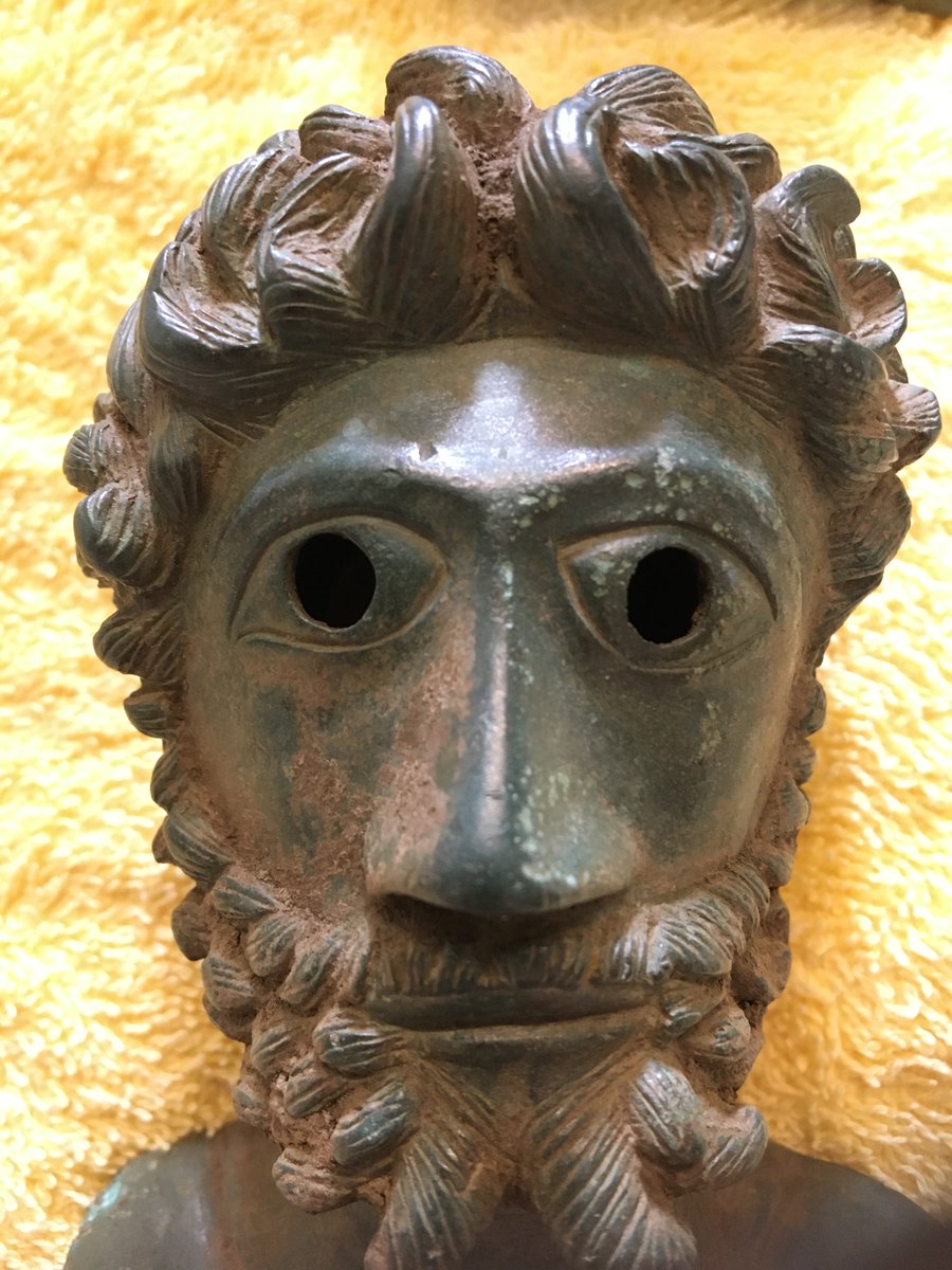AnnaLuptonSays's tweet photo. If you know of anyone  #millionairemindset who would like to be the proud owners of these .Please get in touch as my friend has found them #RomanBritain  #Roman #bronze #artifacts #BILLIONAIRE  #wants #RomanFindsCollector #RareFind https://t.co/vFW8it2Sy2