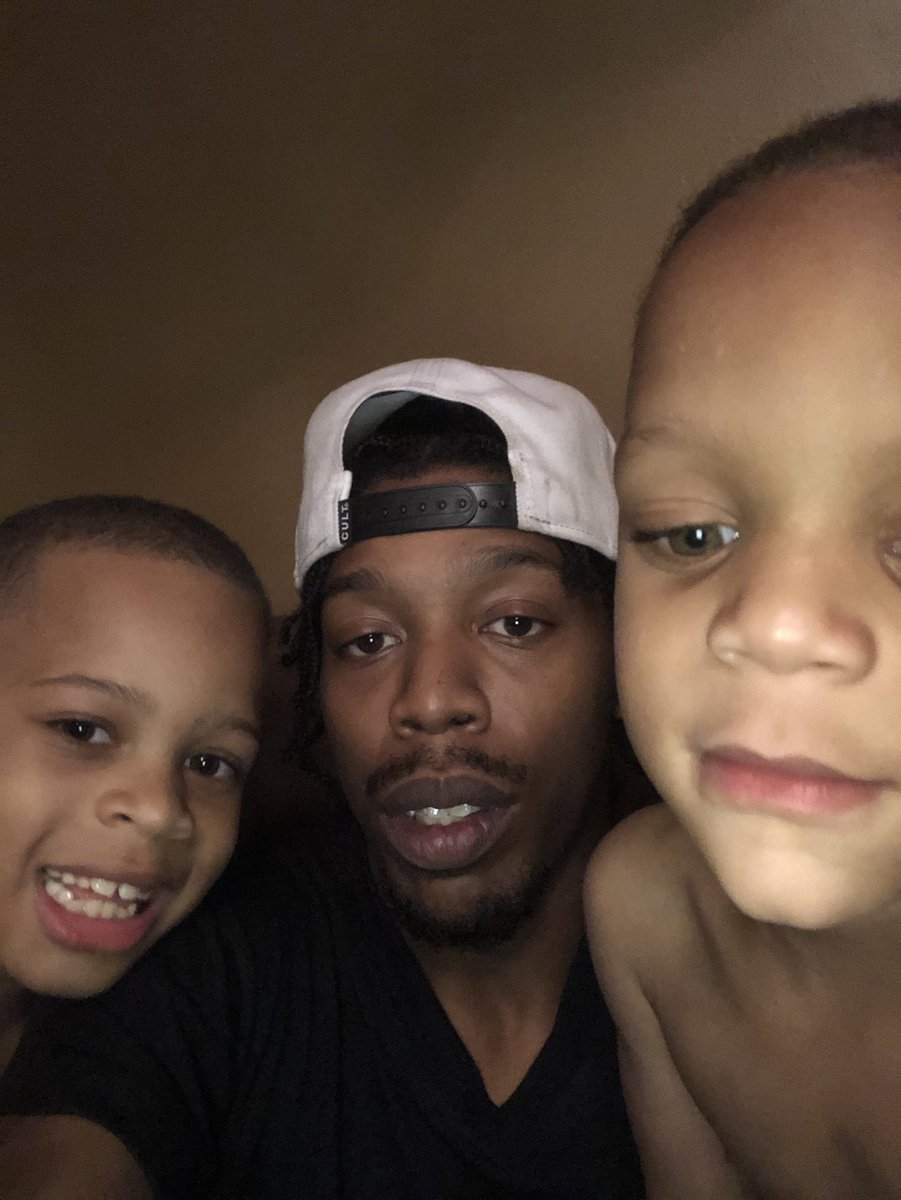 BiigHomieSaint's tweet photo. And I’m about to bust they asses in fortnite 😭 #DaddyPower https://t.co/nmU3VIFkNA