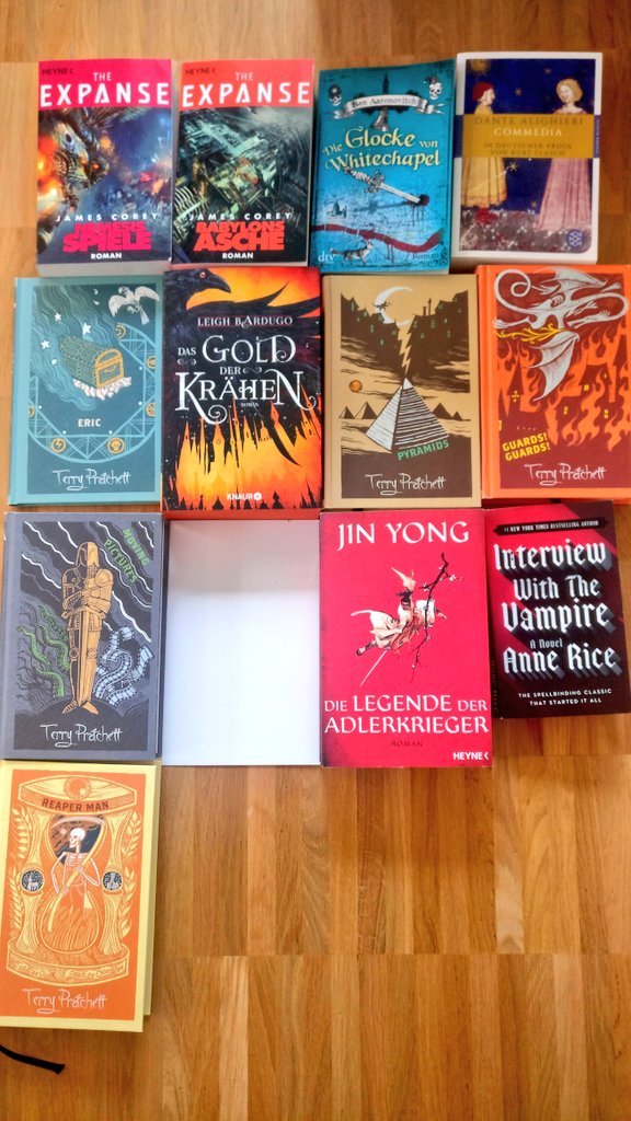 LeTalida's tweet photo. Seit vier Jahren schreibe ich mit, welche Bücher ich lese. Am Ende des Jahres hole ich noch mal alle heraus, schaue mir die Cover an, freue mich über die guten und brummele über die schlechten Bücher. Das ist mein Lesestoff aus 2020. https://t.co/Ff2wRGiGo6