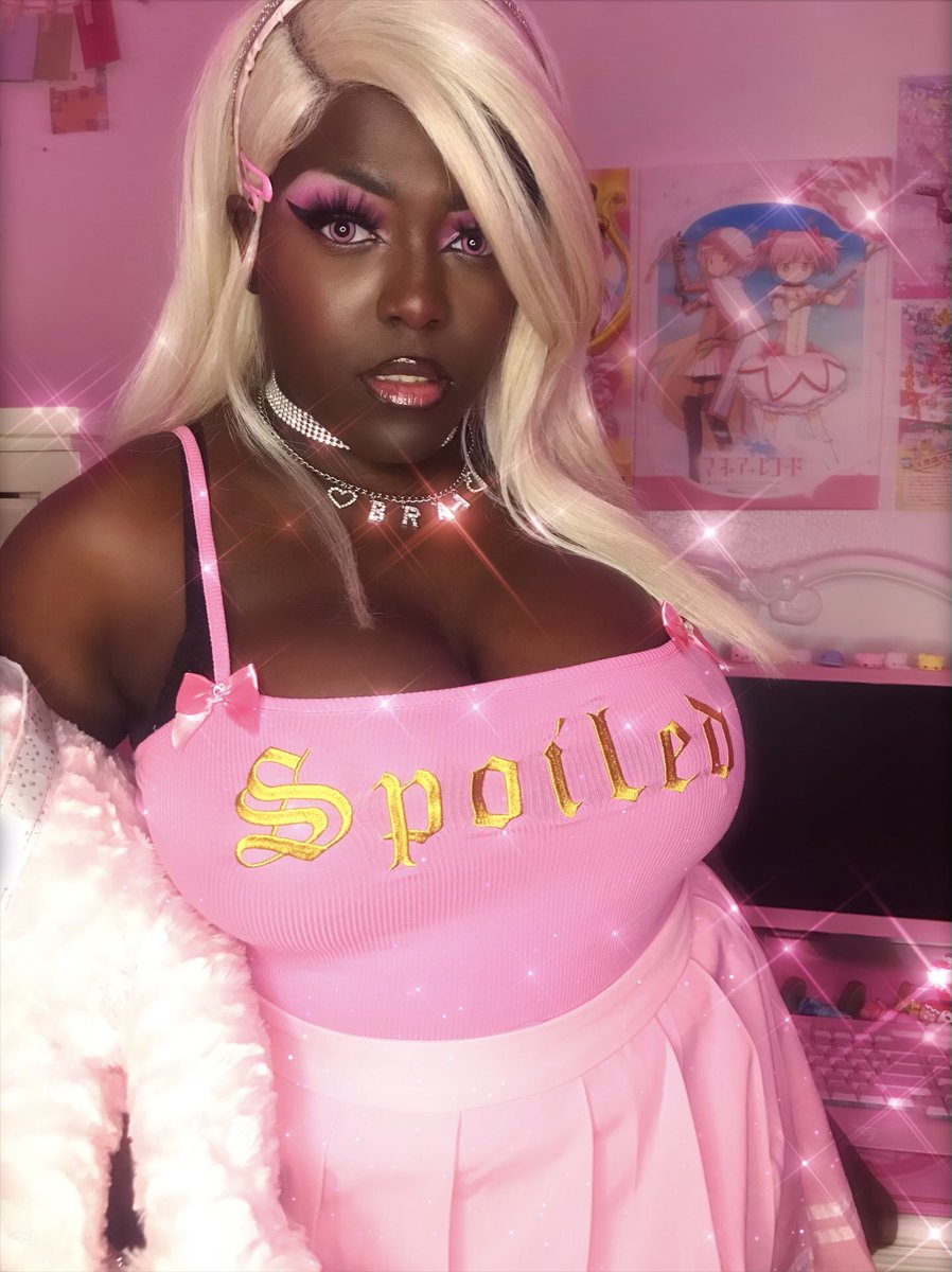 DollhouseBimby's tweet photo. 🎀Your Mom’s bimbo🎀
#bimbo #y2k #brat https://t.co/HNxlLkJ13b