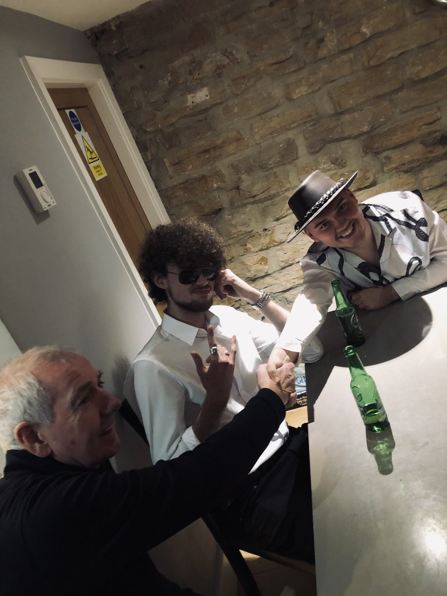 TopSourcesUK's tweet image. Sealed deal: A £10 bet on @ManUtd to win the @premierleague between @Kieran__Swift and #karlos