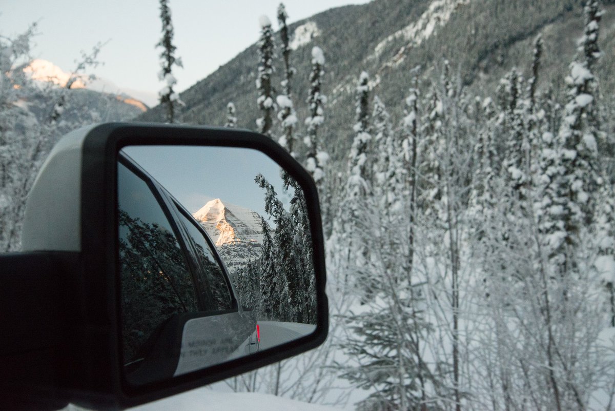 OverlanderLodge's tweet photo. It’s ok to look back to see how far you’ve come but keep moving forward - Roy T. Bennett

Saying goodbye to 2020 and wishing you all a wonderful new year ahead! https://t.co/MmKRWKZzZs