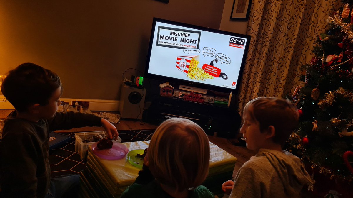 darrelldevries's tweet photo. #mischiefmovienightin https://t.co/bfgzy8opuB