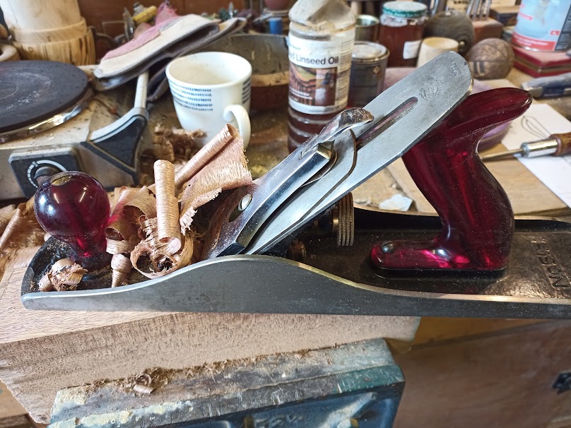 A relaxation of restrictions finally allowed a little tool therapy when I found this glorious thing...had intended to fettle and sell...but seriously...no...