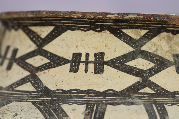 « Les deux langues se sont interpénétrées. Elles sont la double expression d'un même peuple, d'une même mentalité, d'une culture et d'un patrimoine, diversifiés dans la forme, mais qui traduisent une même réalité humaine dans son évolution. »