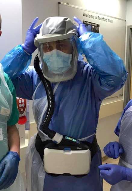 YourSouthend's tweet photo. LATEST: The Lead Respiratory Nurse at Southend Hospital has said tonight that the hospital is "in a very bad way" due to a surge of Covid patients.

She said: "I just got home from hospital. I implore you to believe me - we are in a very bad way. Stay home during the DAY &amp; NIGHT" https://t.co/rhHPk3um62
