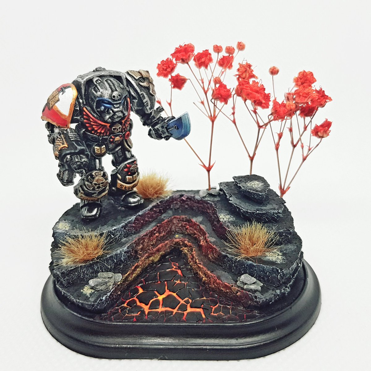 Also tried my hand at some new things. My first bust, NMM and some fancy basing.