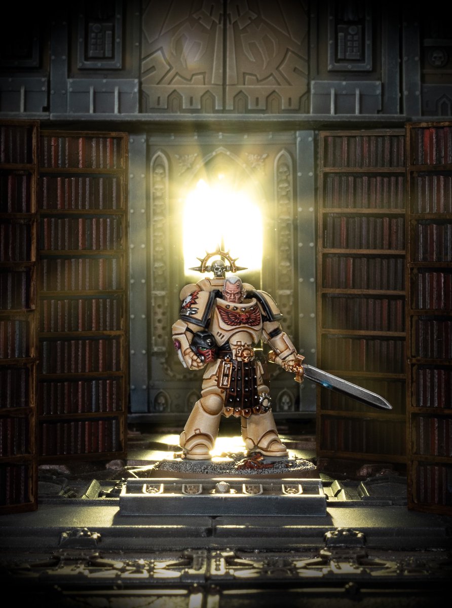 Last but by no means least is this one from  @Garfytwit. Not only is he a top class painter, he makes and photographs these scenes himself. I'm always blown away by his work but something about this one just stood out for me!