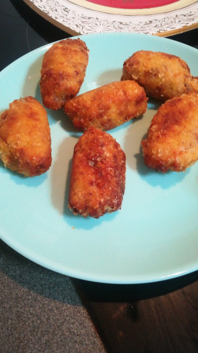 abalam36's tweet photo. Las mejores croquetas del mundo!! 😋
@lavecinarubia https://t.co/GWpRGJsbzj
