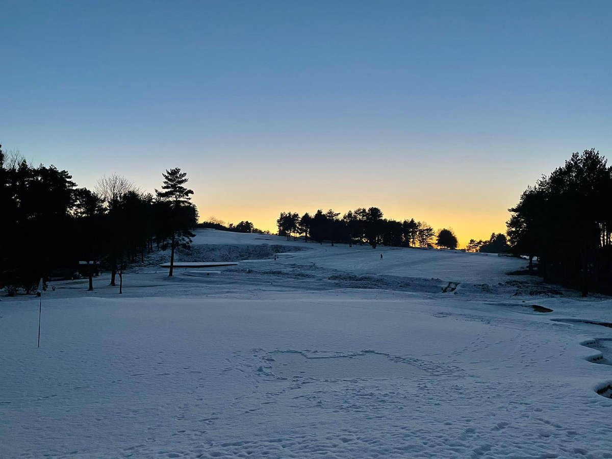 BeauDesertGolf's tweet image. Well that's a wrap for 2020 folks! Happy New Year to all our members and guests, we wish you all good health and every success in 2021, here's to a great one ⛳👍