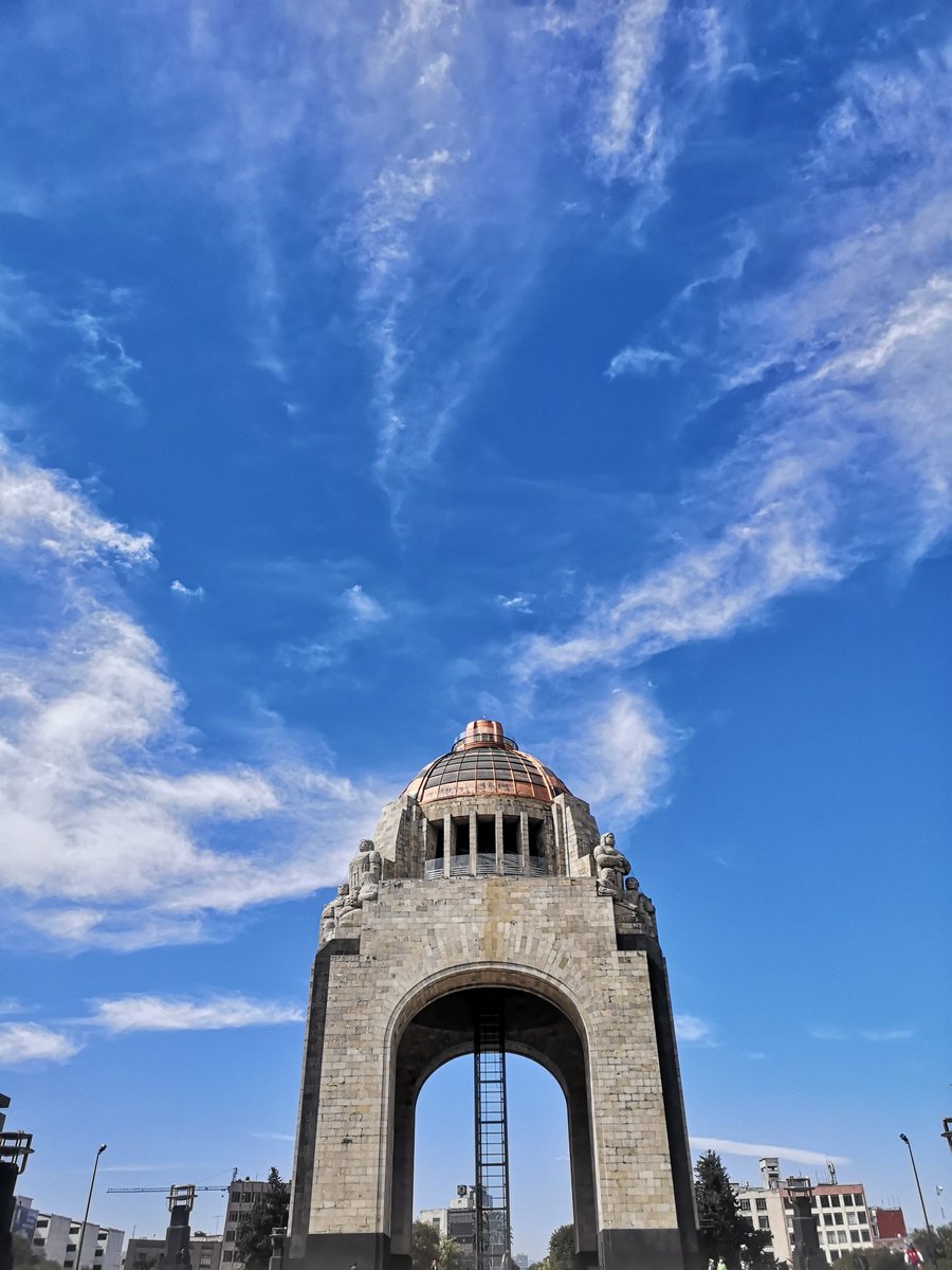 Un magnífico día para despedir el año y admirar el Monumento a la Revolución.