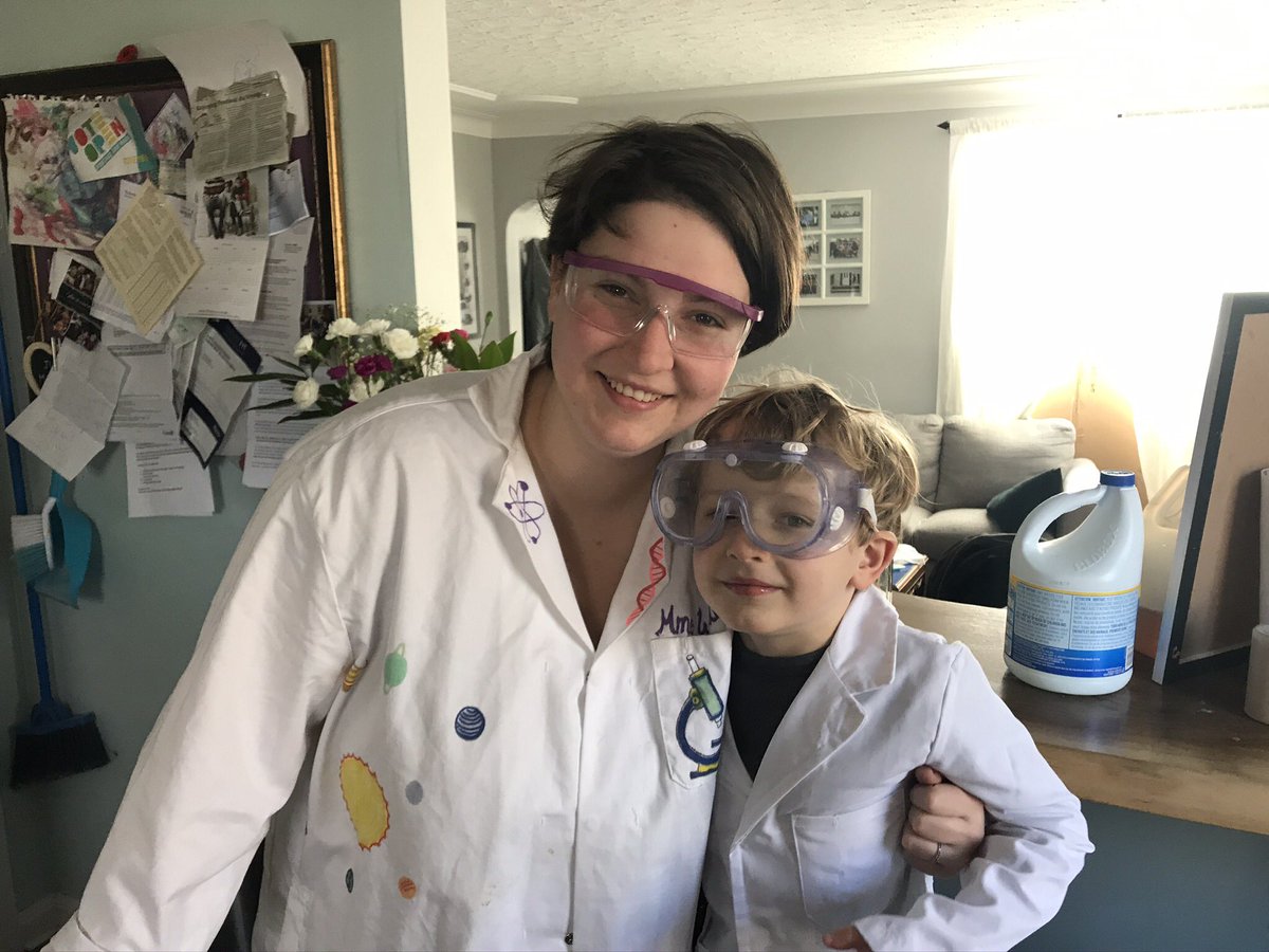 In the first lockdown, my son and I started making French-language YouTube videos about science. We made about 12 and had a lot of fun together. I was totally honoured to be recognized by my union for my efforts. 6/22