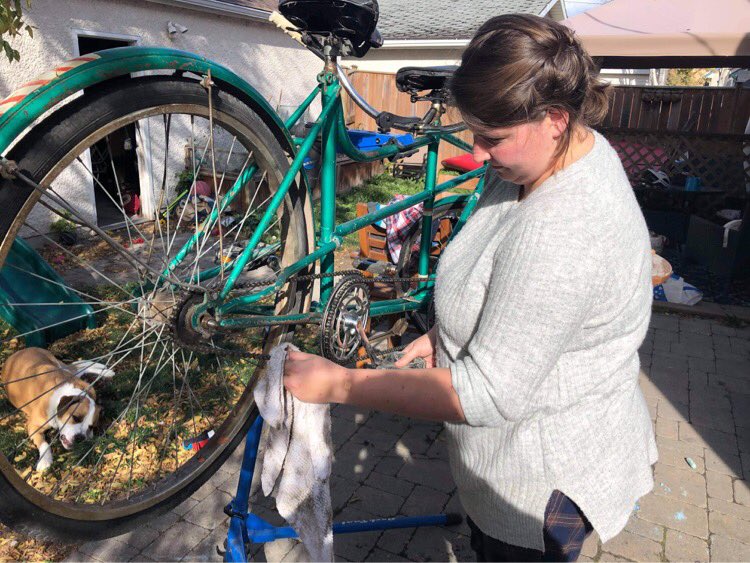 We discovered that the bobike seat wouldn’t fit either of our bikes, enter Edna, the tandem bike that I worked on for days to fix up. 16/22