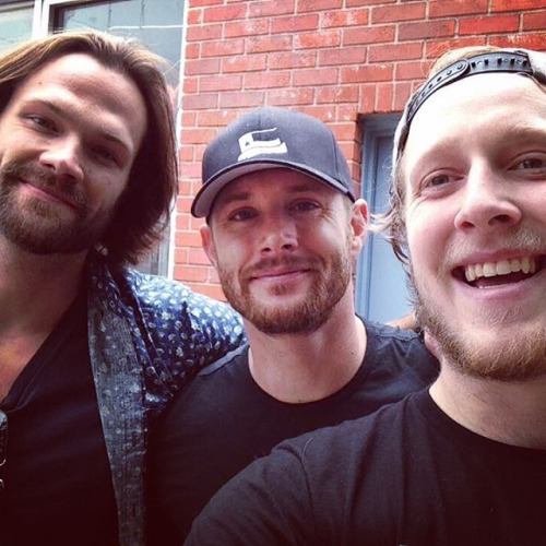 Also the fact that they workedbtogether, spent their hiatus in Austin together and sometimes they didn't even go home and stayed in Vancouver together? Hmmm